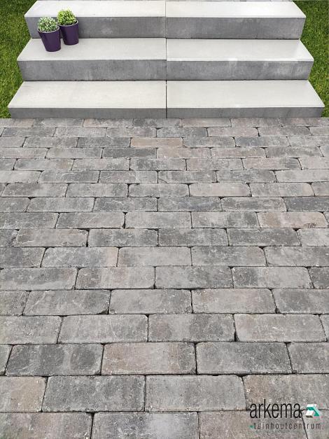 Traptrede 100x35x15 cm stone grey kleurecht met facet