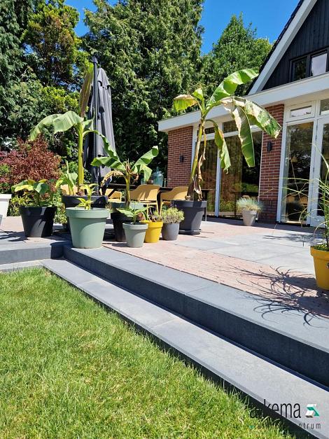 Traptrede 100x35x15 cm indus black kleurecht met facet