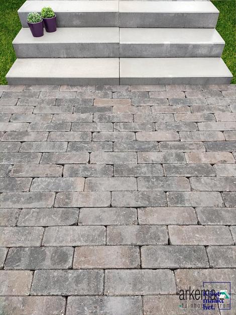 Traptrede 100x35x15 cm stone grey kleurecht met facet