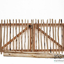 Kastanjehout poort dubbel 120x240 met palen en hang en sluitwerk grondgrendel